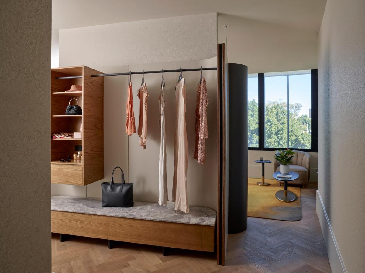 Hotel Crystalbrook Kingsley Newcastle Zewnętrze zdjęcie A walk-in wardrobe